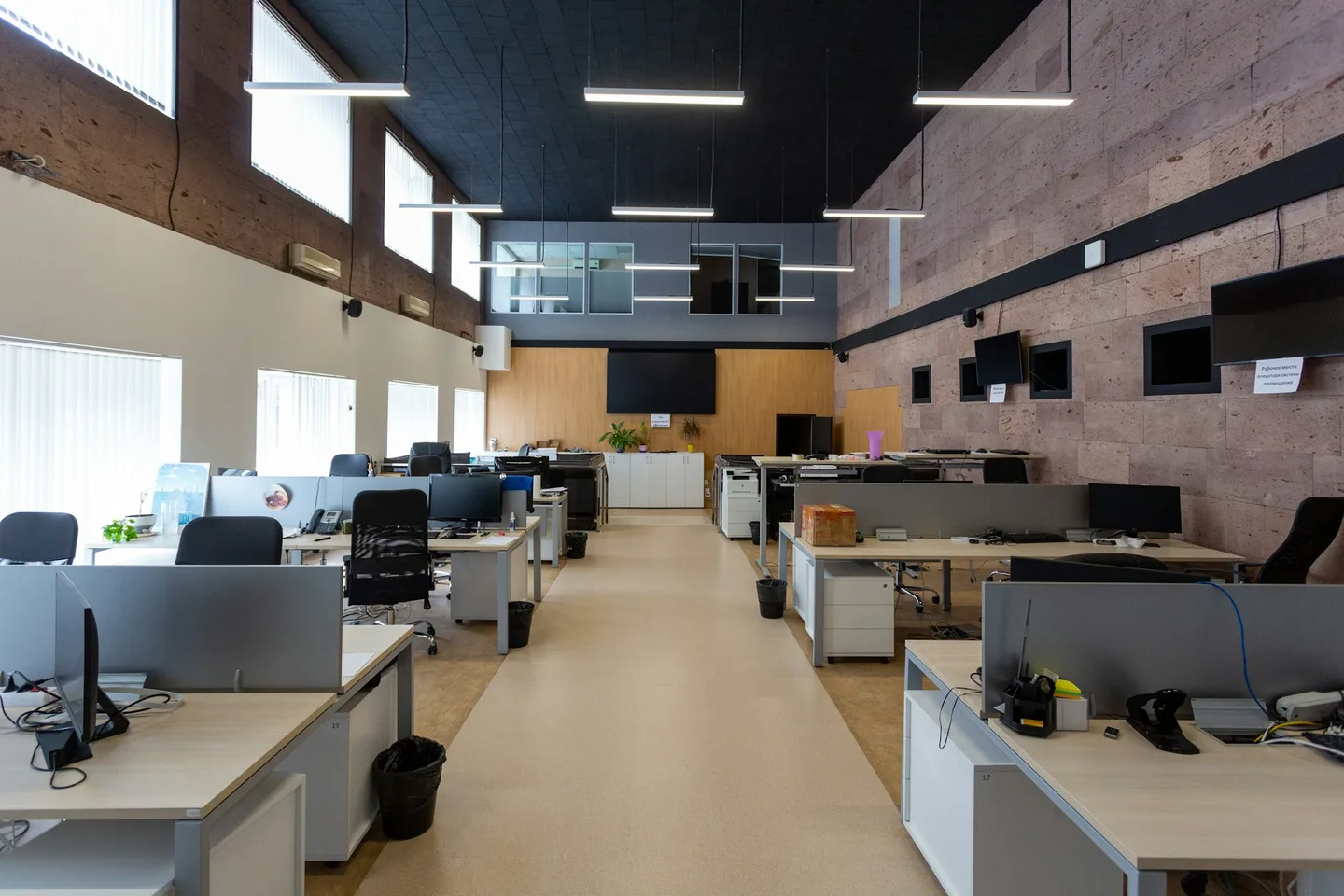 Professional office workspace environment — ergonomic furnishings and commercial office furniture. Images represent workspace context.